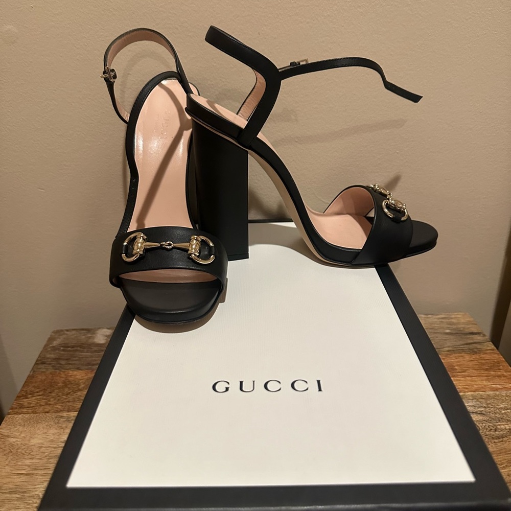 Gucci Black Leather Hoursebit Ankle Strap Open Toe Block Heels Sandals - Picture 2 of 4